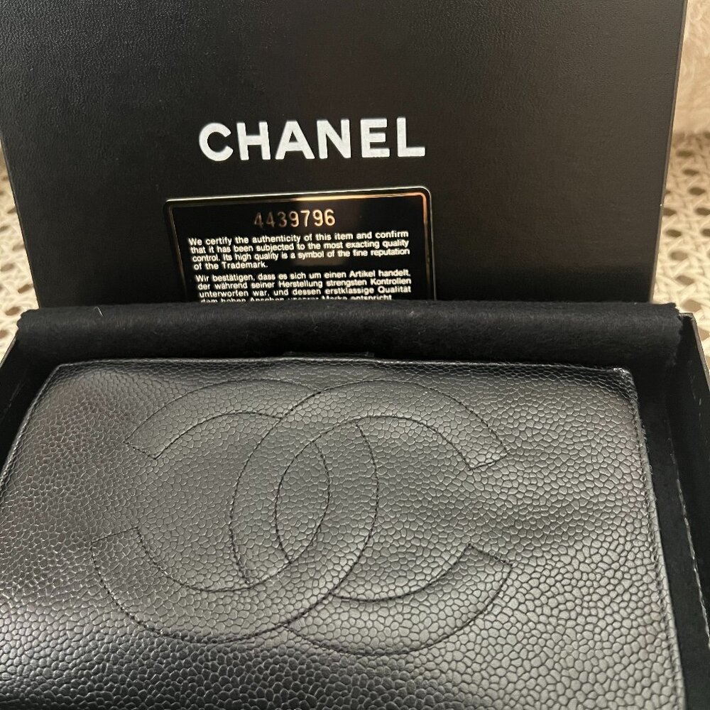 Chanel Vintage Black Caviar Leather Gold Kiss Lock Wallet CC Box Card Timeless